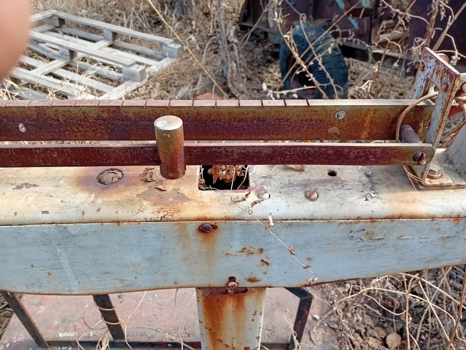 Весы на 1000кг..