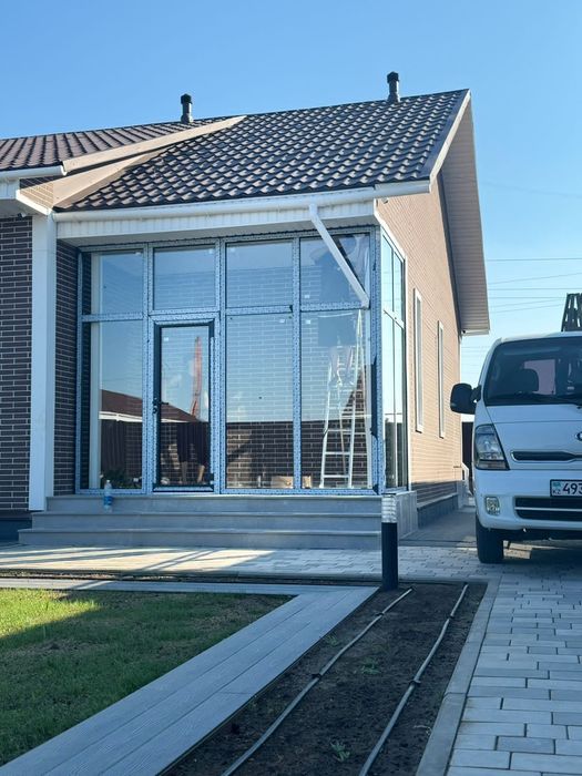 Аюминийвые витражи  Двери Окно