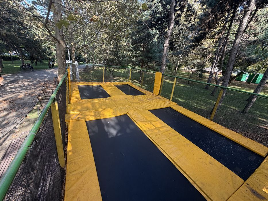 Trambulină comercială 4 locuri 10x5m – 11.500 lei