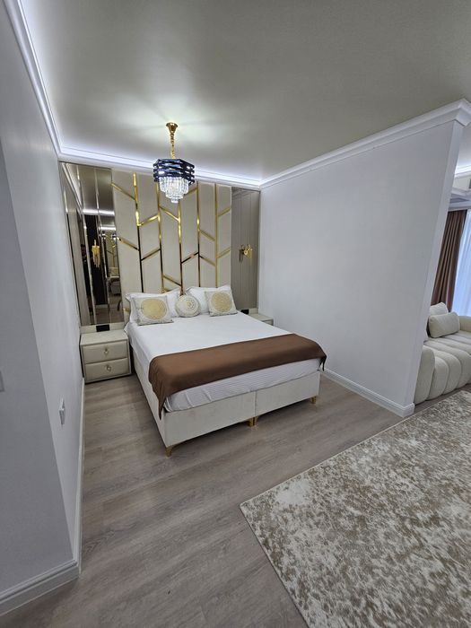 Studio de Lux White Titanic 700 Ron / Noapte