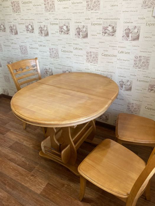 Продам стол кухонный