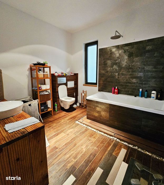 Apartament 3 camere, 130mp, terasa și gradina