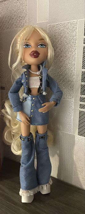 Куклы Barbie и Bratz