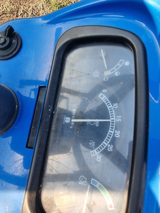 Tractor New Holland tz21d 21 de cai