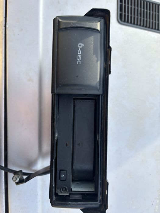 6-дисковый CD- чейнджер volsvagen touareg