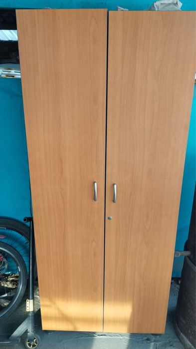 Продам срочно шкаф бу