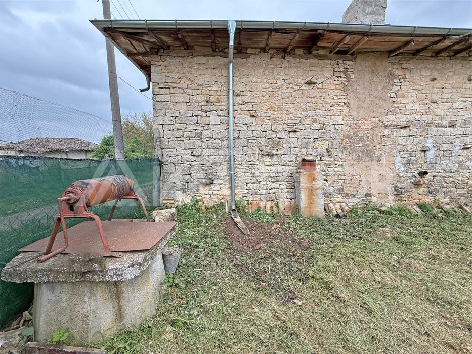 Продава се Къща в Нови пазар - 112 кв.м за 137 €/кв.м - Снимка #23