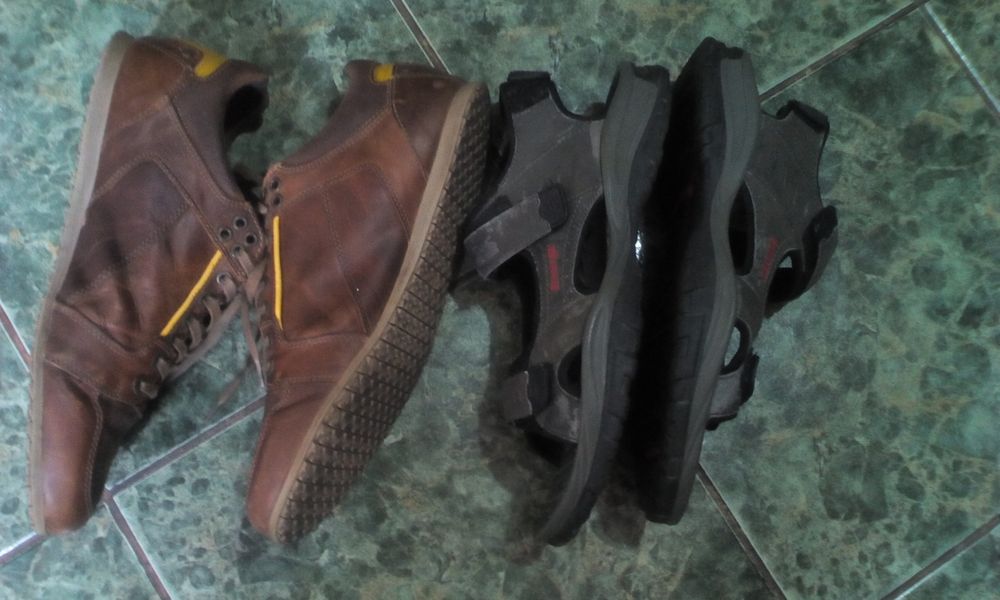 Set sandale si pantofi din piele nat.nr.45(pret pe set)