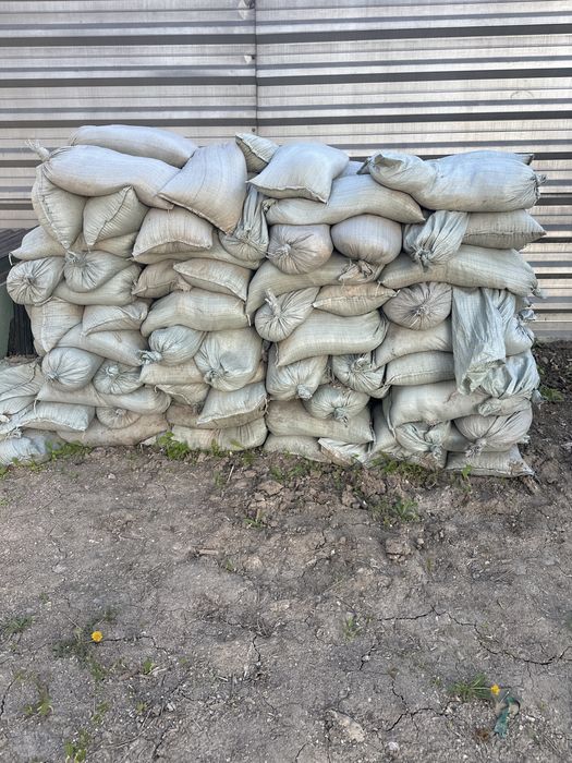 Отсев в мешках по 200 тенге