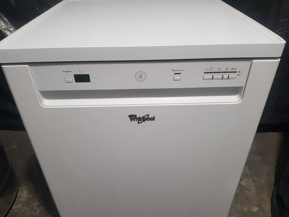 Голяма съдомиялна Whirlpool за 12 комплекта