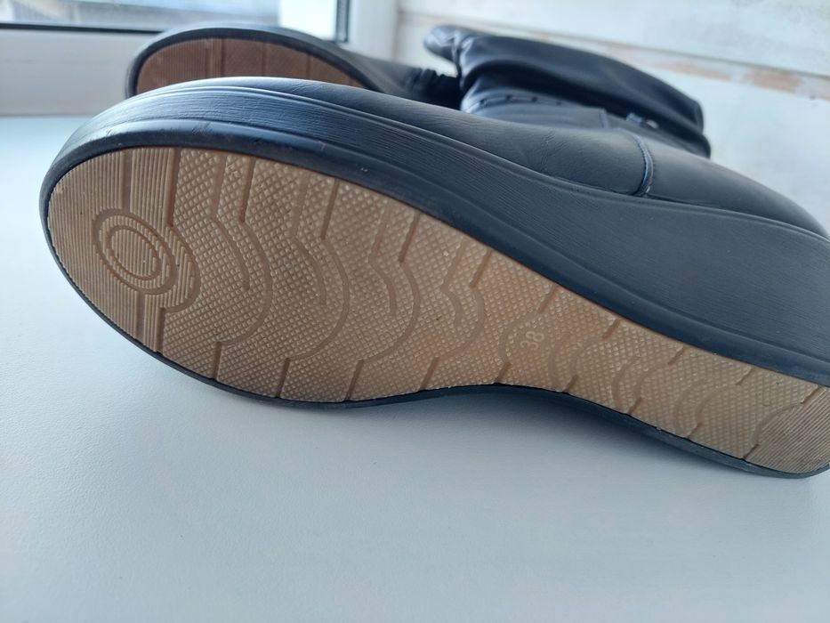 Боти/ботуши на платформа 38номер