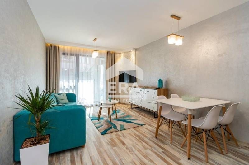 Двустаен, луксозно обзаведен апартамент под наем, с подземно паркомяст