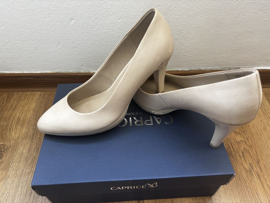 Pantofi Caprice  eleganti de piele