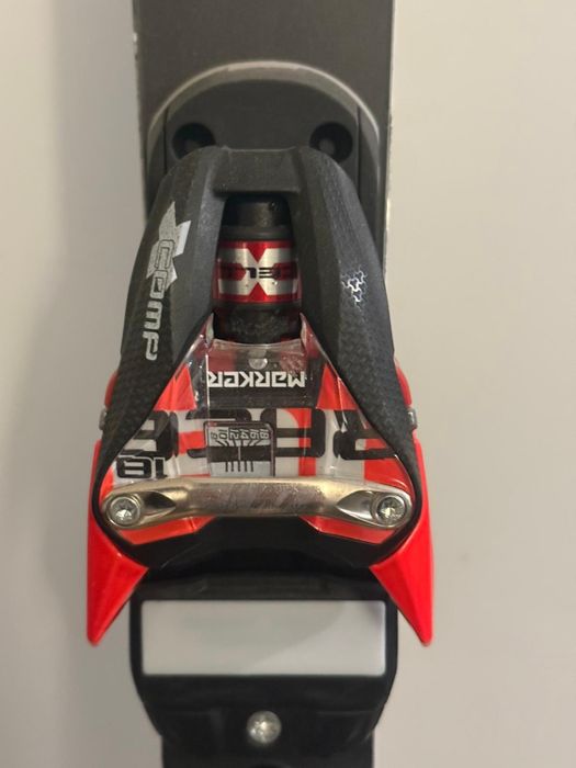 Kastle Слаломни ски