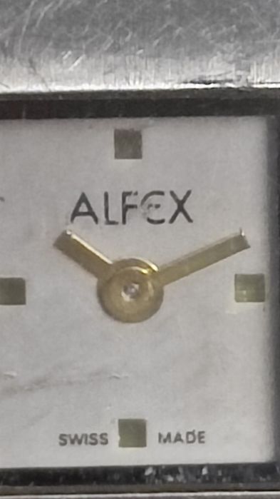 Часовник - гривна швейцарски