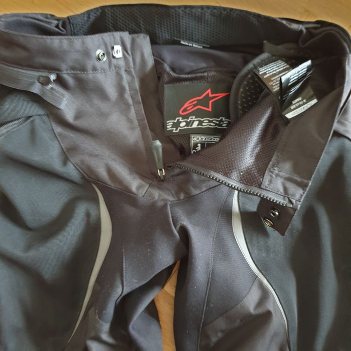 Екипировка за мотор: Каска AGV. Alpinestar:Ръкавици, Панталон,Обувки