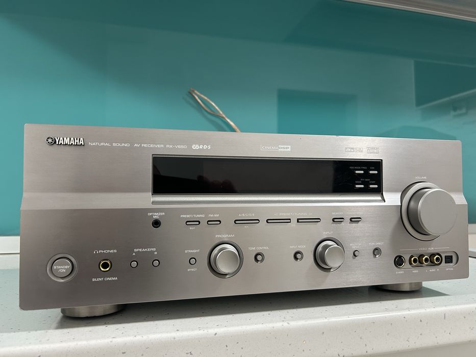 Yamaha RX-V650 Amplificator receiver