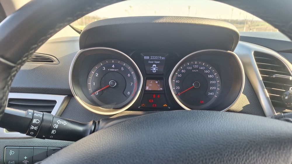 Hyundai  i30 1.6 benzina Manuala 02.11.2012