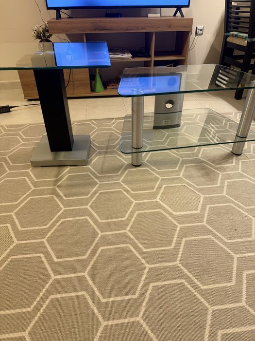 Стъклена ТВ маса + Маса за кафе