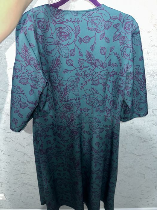 Женская платье со цветочками