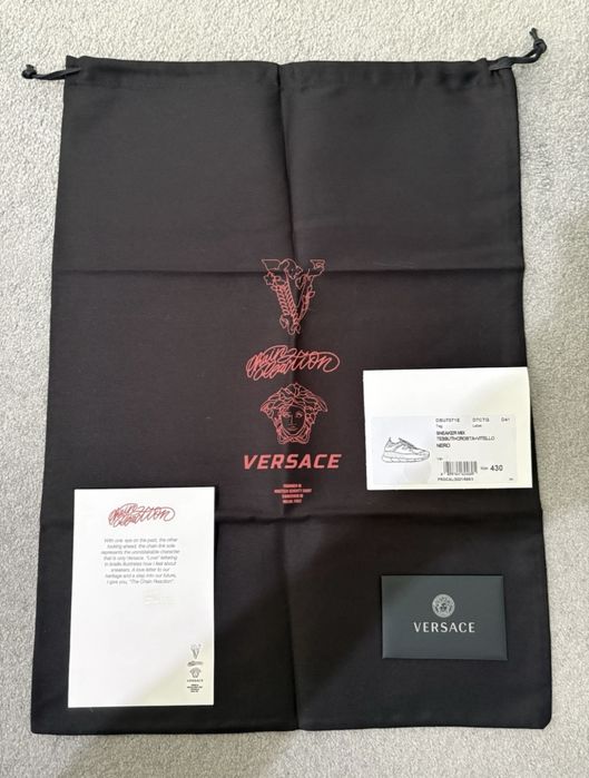 Versace chain reaction