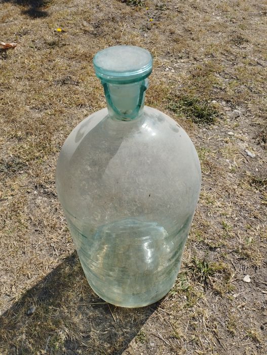 Ретро стъклена дамаджана