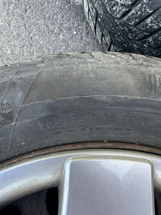 Jante  tabla de 16  pentru  wolkswagen ,audi ,etc cu cauciucuri de iarna foarte bune