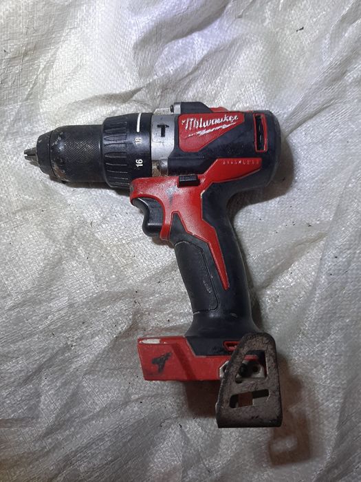 Milwaukee filetant percu brushles