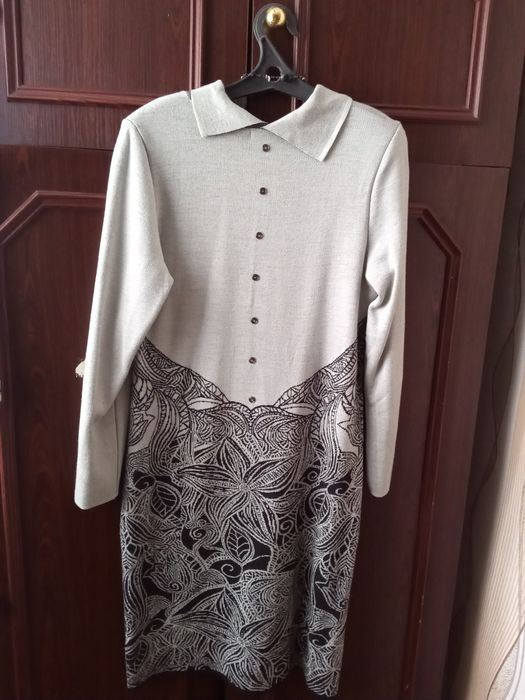 Продам платье женское