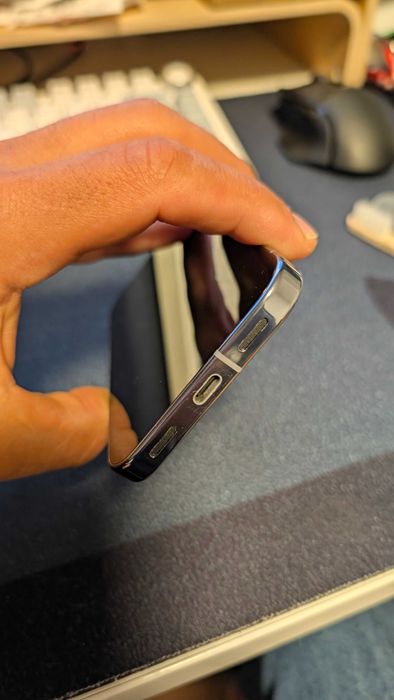 Google Pixel 10 Pro 256GB Moonstone - перфектен, 97% батерия + Spigen