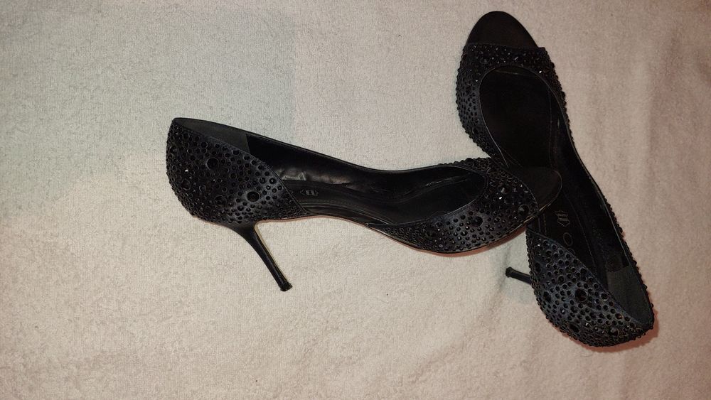 ALDO туфли чёрные с камешками продаю