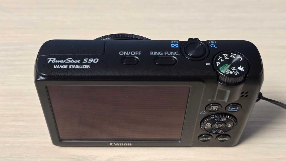 Canon PowerShot S90