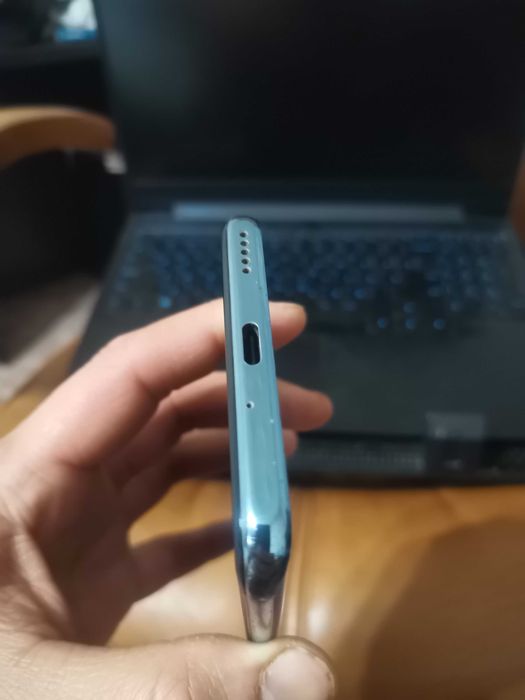 Продам Huawei Y8