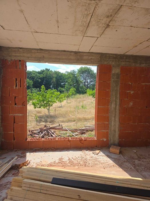 Продава масивна къща - ново строителство в близко село до гр.Казанлък