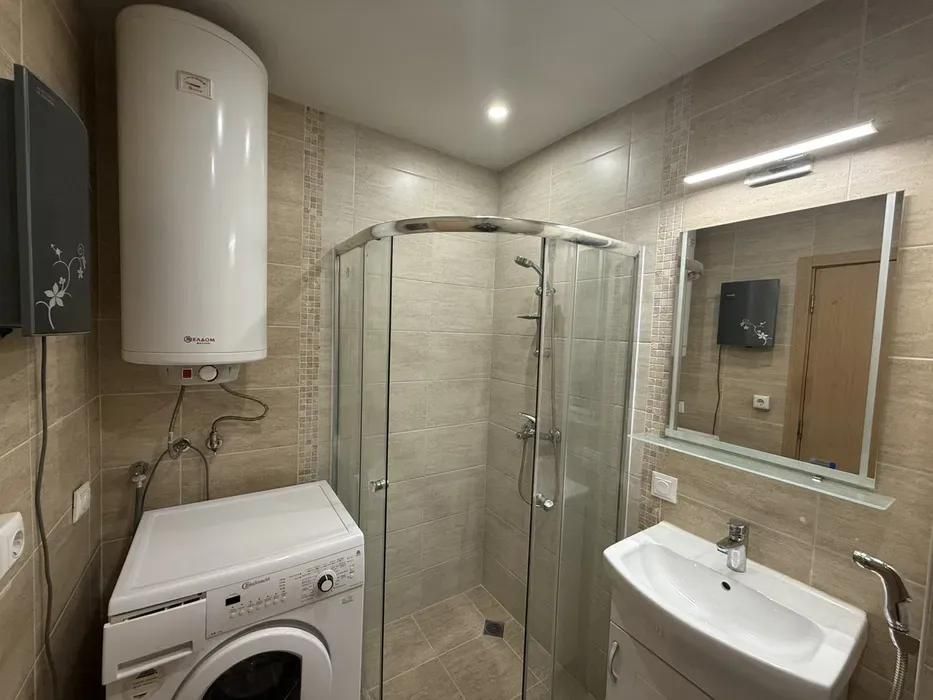 Дава се под наем Двустаен апартамент в Варна, Бриз - 64 кв.м за 598.23 € - Снимка #3