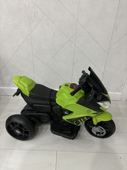 Продам мотоцикл и машину детскую