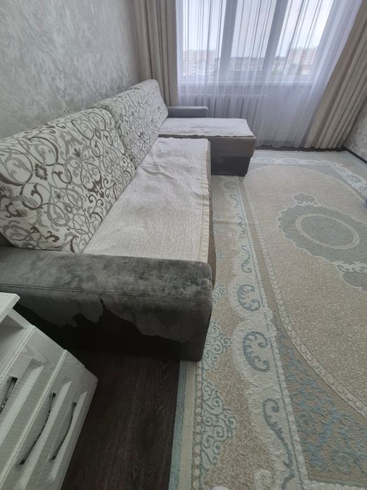 Диван угловой б/у