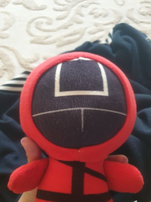 Игрушка из игры кальмара