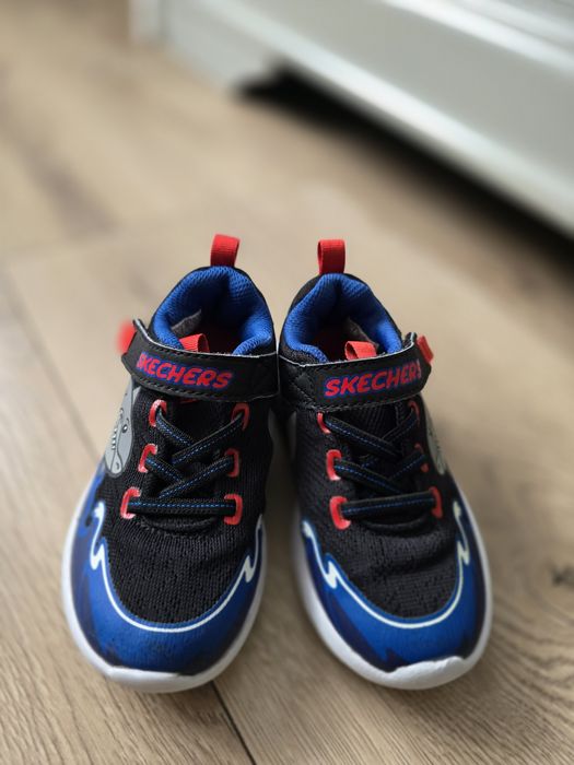 Adidași Skechers nr 26