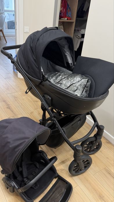 Детская коляска.