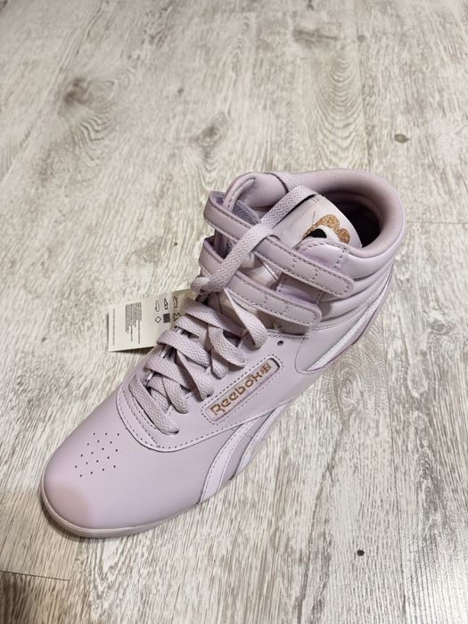 Reebok новые 40 размер