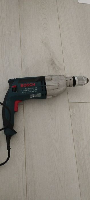 Bormasina BOSCH Professionala cu percutie stare foarte buna