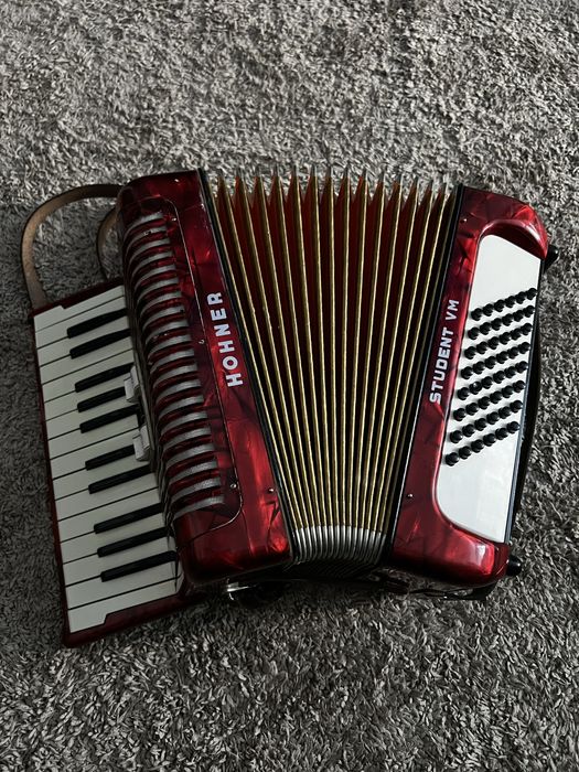 Vand acordeon hohner student vM 48 basi