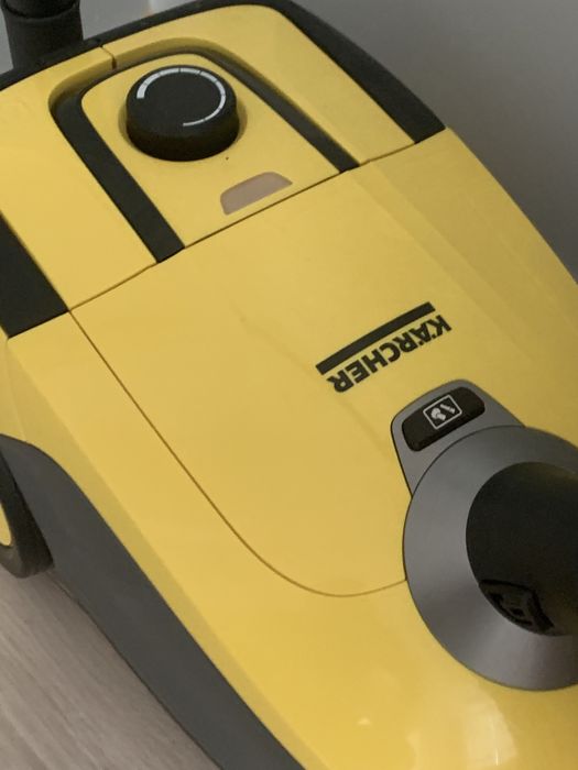 Прахосмукачкат Керхер нова.