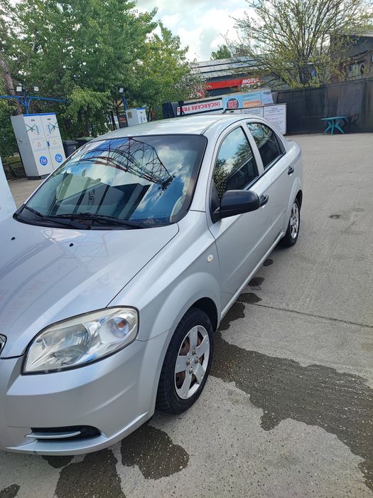 Vând Chevrolet Aveo 2011.