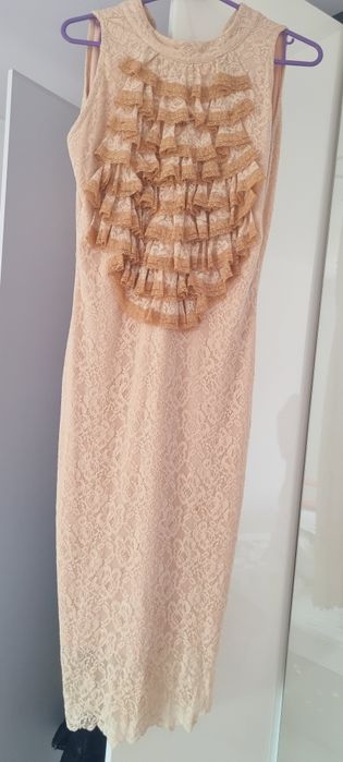 Vând rochie,model Cera Mihailescu!