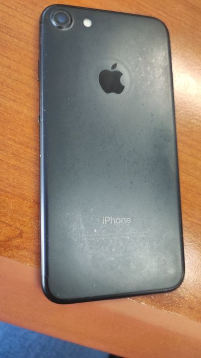 Apple iPhone 7 телефон
