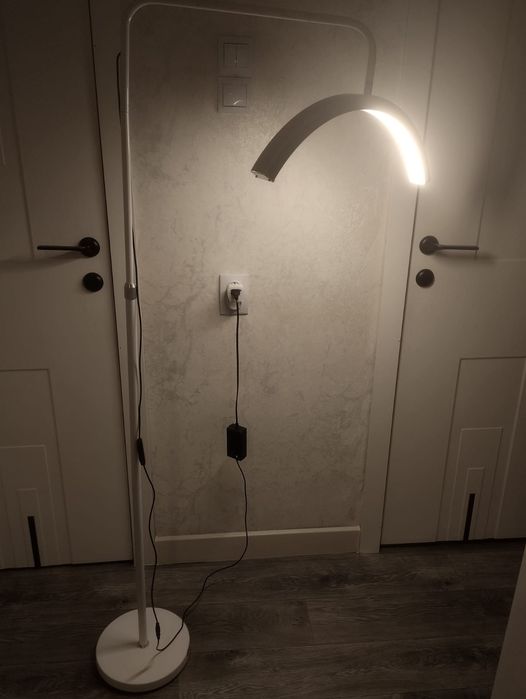 Настольная лампа