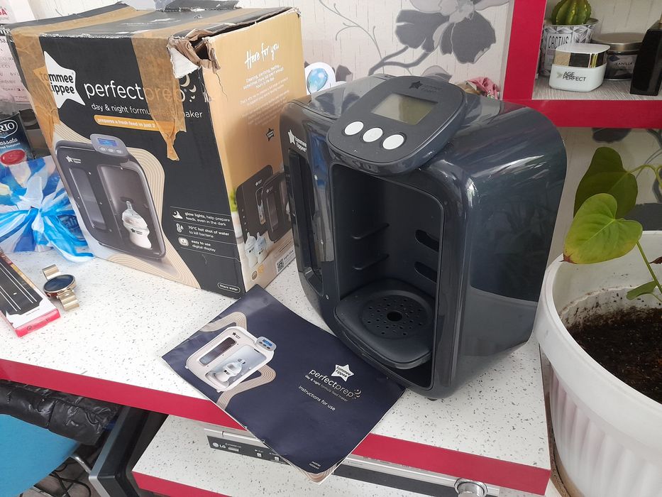 Tommee Tippee машина за бебешко мляко