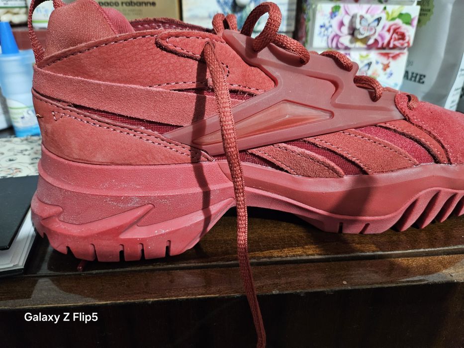 Нови оригинални маратонки